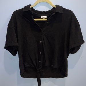 Splendid buttoned top with tie